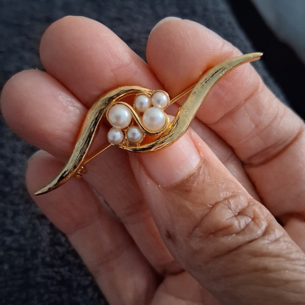 Brooch